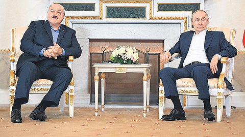 А он, мятежный, просит Жешув