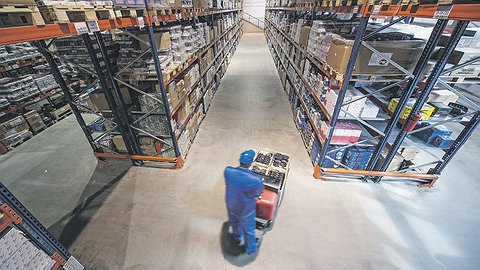 На сером фоне